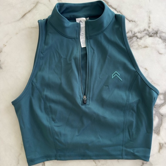 Oner Active Timeless Half Zip Crop Vest Marine Teal
Size S - Picture 3 of 5